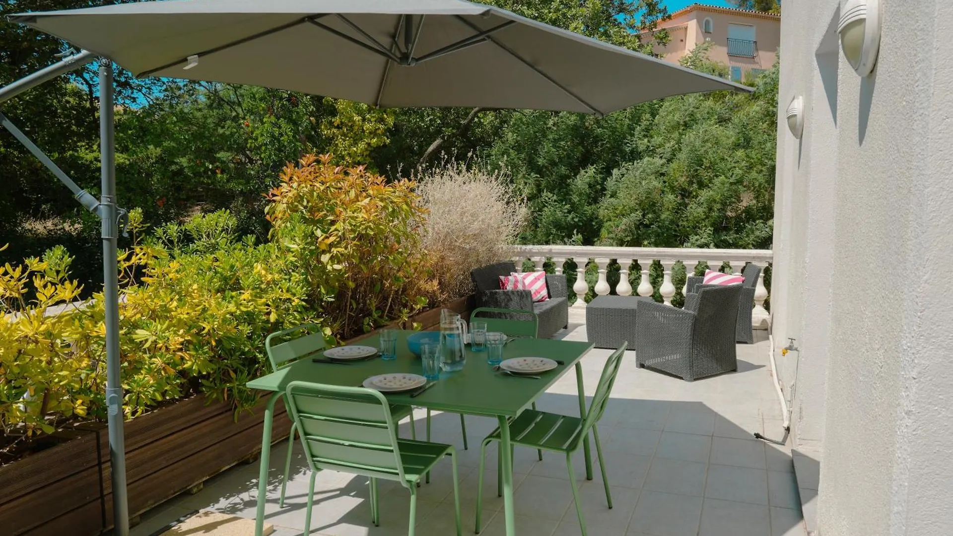 La Bastide Du Cap Brun contacts